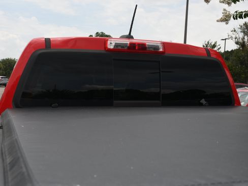Used 2017 Chevrolet Colorado LT w/ LT Convenience Package RWD image 16