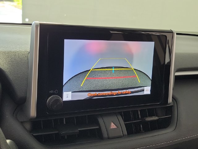 Used 2024 Toyota RAV4 LE AWD/4WD image 30