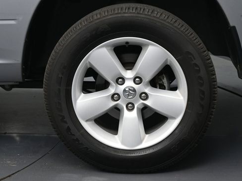 Used 2024 RAM 1500 Classic SLT AWD/4WD image 19