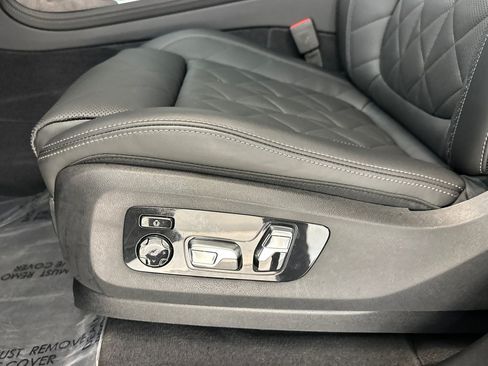 Used 2025 BMW X7 xDrive40i w/ Premium Package AWD/4WD image 15