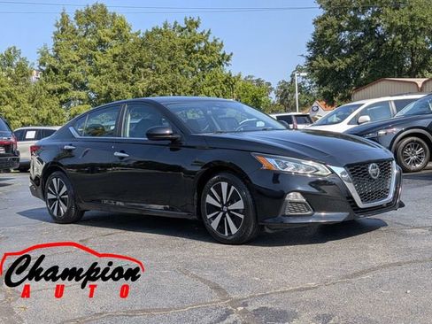 Used 2022 Nissan Altima 2.5 SV FWD image 1