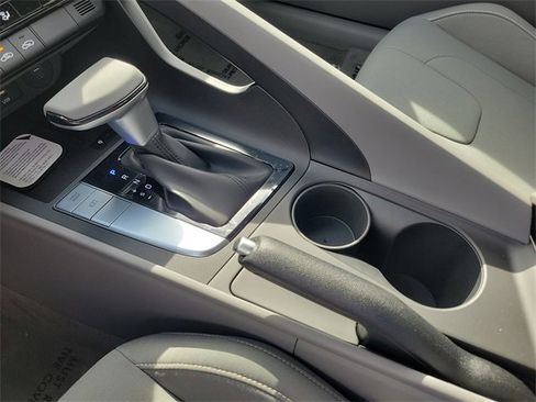 Used 2026 Hyundai Elantra Sport image 13