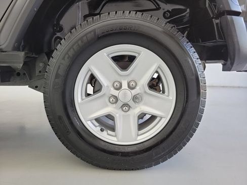 Used 2019 Jeep Wrangler Unlimited Sport S AWD/4WD image 9