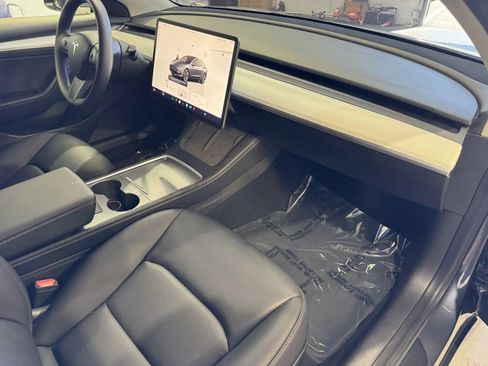 Used 2022 Tesla Model 3 Long Range AWD/4WD image 5