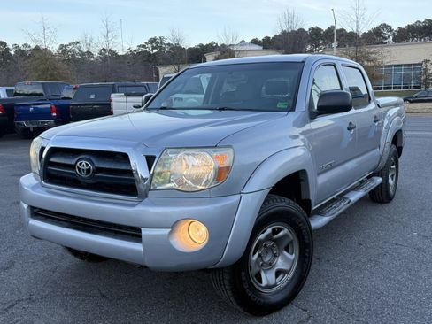 Used 2006 Toyota Tacoma PreRunner image 1