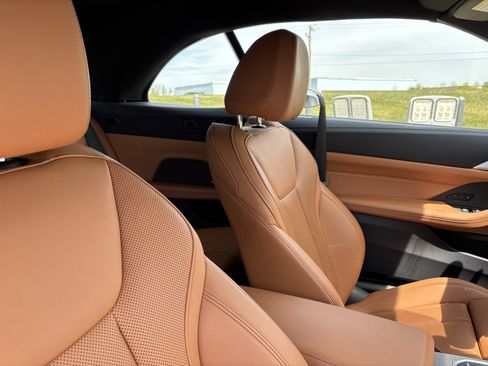 Certified 2026 BMW M440i Convertible RWD image 35