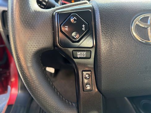 Used 2021 Toyota 4Runner Venture w/ Moonroof Package image 17