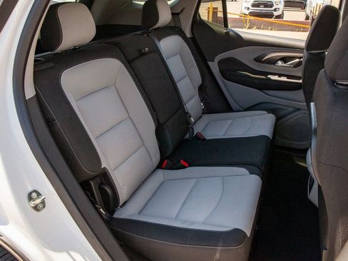 Used 2023 GMC Terrain SLE w/ Driver Convenience Package image 12