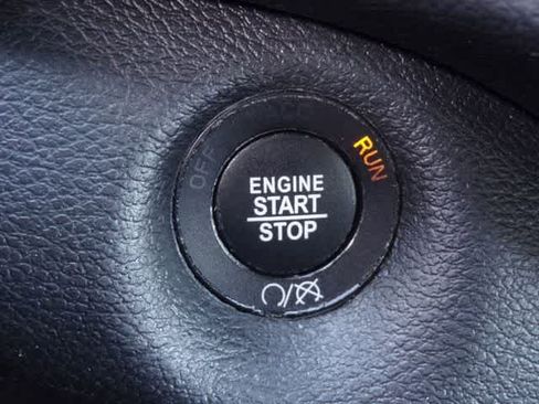 Used 2023 Jeep Cherokee Altitude Lux AWD/4WD image 25