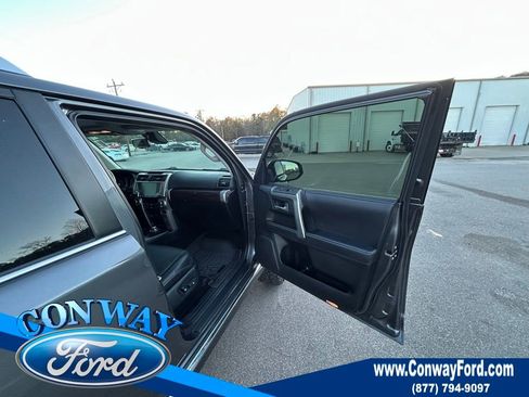 Used 2022 Toyota 4Runner Limited image 23