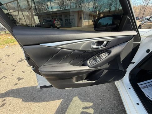 Used 2015 INFINITI Q50 Premium w/ Navigation Package image 11