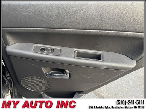 Used 2010 Jeep Grand Cherokee Laredo image 33