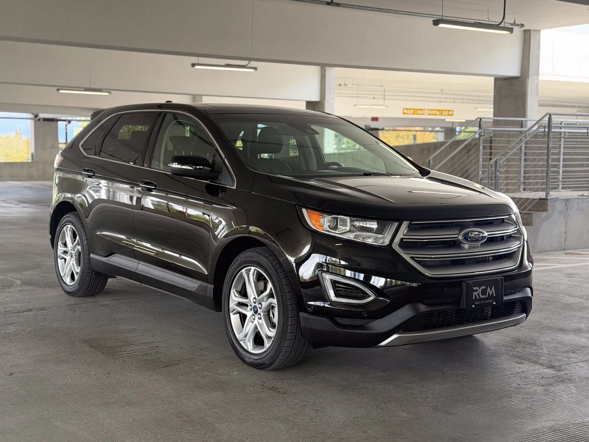 Used 2017 Ford Edge Titanium w/ Equipment Group 302A AWD/4WD image 3