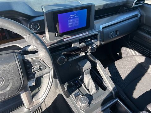 Used 2025 Toyota 4Runner SR5 image 27