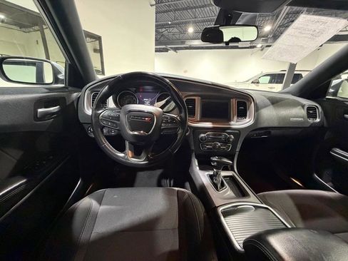 Used 2022 Dodge Charger SXT image 27