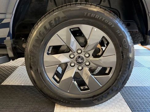 Used 2024 Ford F150 Lightning Lariat AWD/4WD image 15