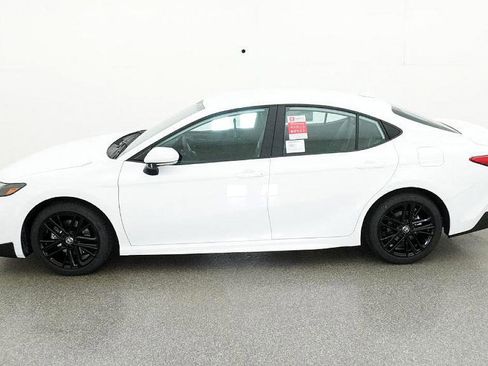 New 2026 Toyota Camry SE image 31