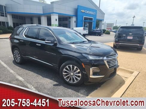 Used 2023 Chevrolet Traverse Premier FWD image 5