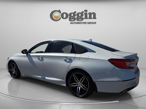 Certified 2021 Honda Accord Touring image 4