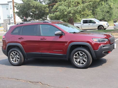 Used 2020 Jeep Cherokee Trailhawk w/ Cold Weather Group AWD/4WD image 2