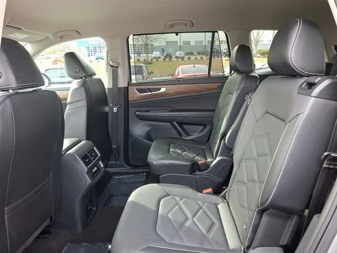 Used 2024 Volkswagen Atlas SE image 10