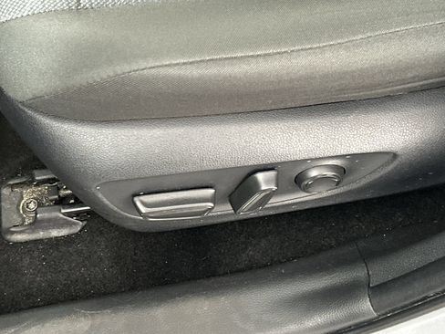 Used 2024 Toyota RAV4 XLE FWD image 20
