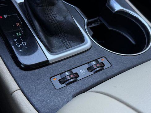 Used 2017 Toyota Highlander Limited FWD image 18