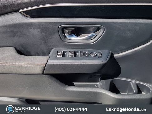 Used 2025 Honda Pilot Sport image 24