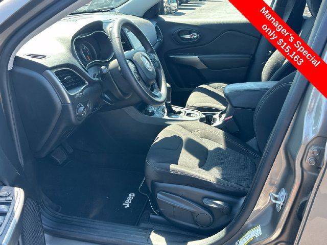 Used 2019 Jeep Cherokee Latitude w/ Popular Appearance Group AWD/4WD image 11