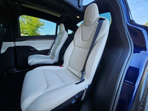 Used 2023 Tesla Model X image 58