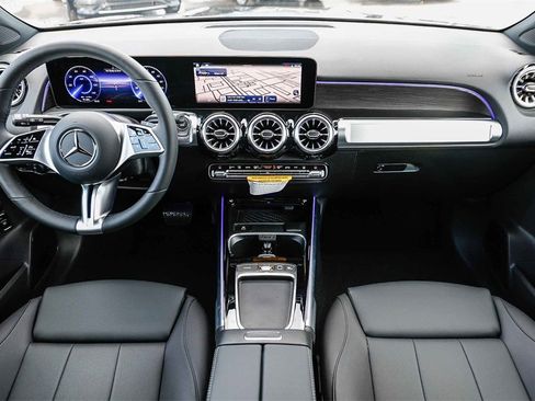 New 2025 Mercedes-Benz EQB 300 4MATIC image 10
