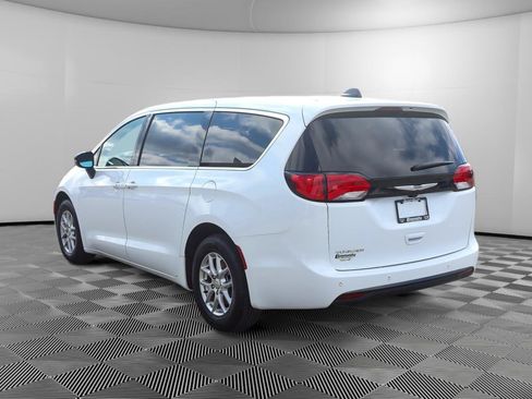 New 2026 Chrysler Voyager LX FWD image 4