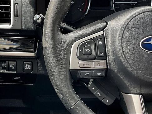 Used 2017 Subaru Forester 2.5i Touring AWD/4WD image 11