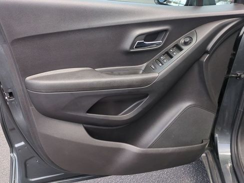 Certified 2020 Chevrolet Trax LS FWD image 19