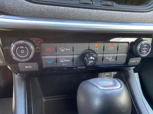 Used 2024 Jeep Compass Latitude AWD/4WD image 28