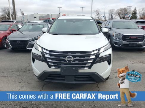 Used 2025 Nissan Rogue SV image 3