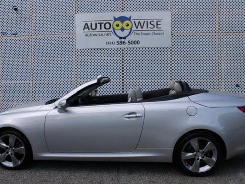 Used 2011 Lexus IS 250C image 5