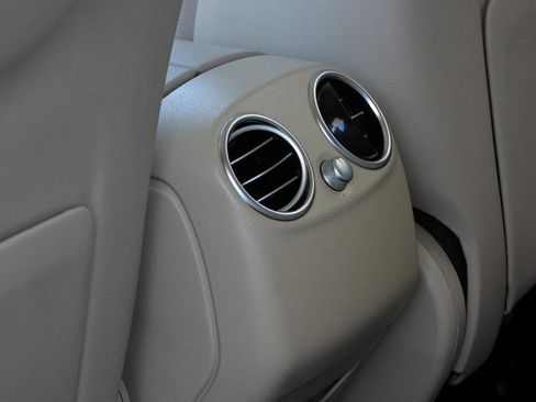 Used 2020 Mercedes-Benz GLC 300 image 42