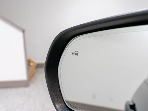 Used 2024 Chevrolet Traverse RS image 13