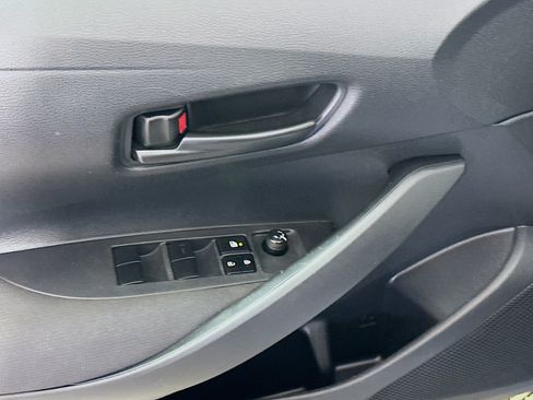 Used 2024 Toyota Corolla LE FWD image 15