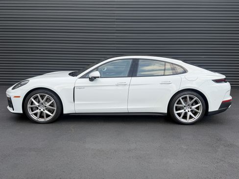 Certified 2025 Porsche Panamera 4 E-Hybrid AWD/4WD image 2