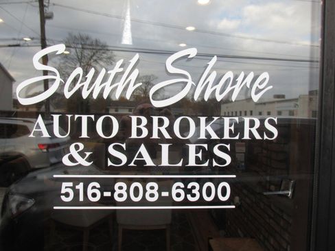 Used 2023 Cadillac XT6 Premium Luxury w/ Technology Package image 3