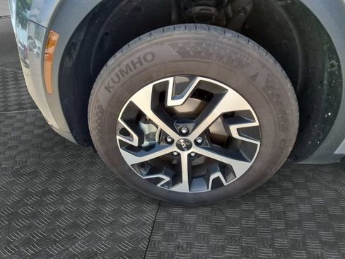 Used 2024 Kia Sportage EX AWD/4WD image 13