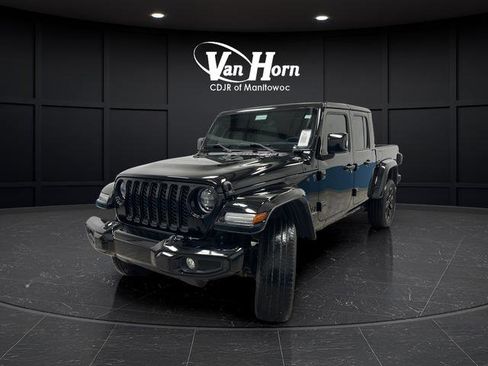 Used 2023 Jeep Gladiator Overland image 7