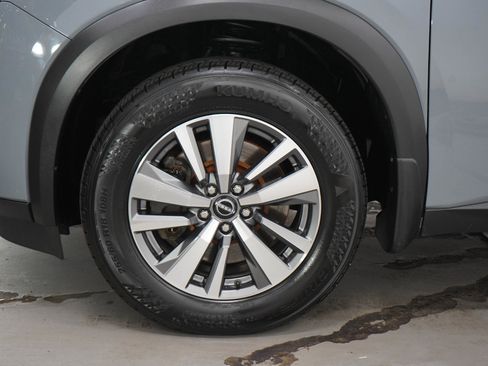 Used 2023 Nissan Pathfinder SL AWD/4WD image 30