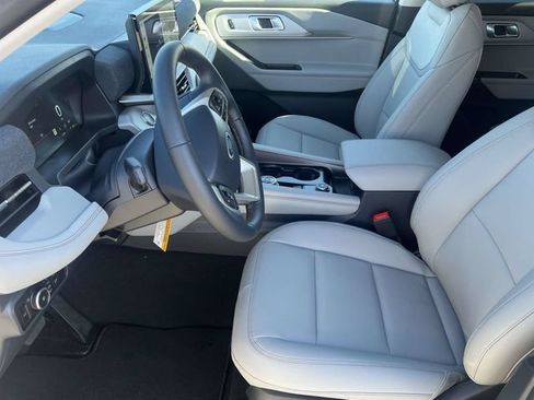 New 2026 Ford Explorer Active w/ Active Comfort Package RWD image 6