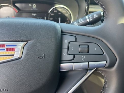 New 2025 Cadillac XT6 Luxury image 21