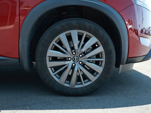 Used 2022 Nissan Pathfinder SL w/ SL Premium Package FWD image 5
