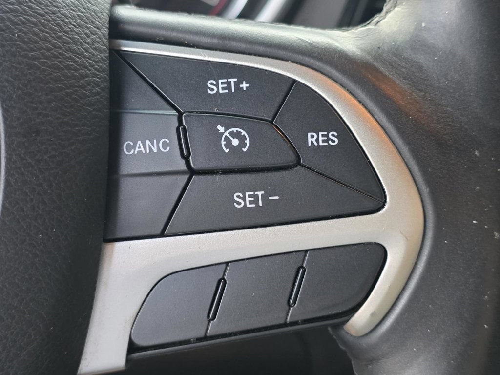 Used 2016 Dodge Challenger SXT Plus RWD image 23