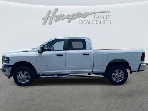 Used 2025 RAM 2500 Big Horn AWD/4WD image 9
